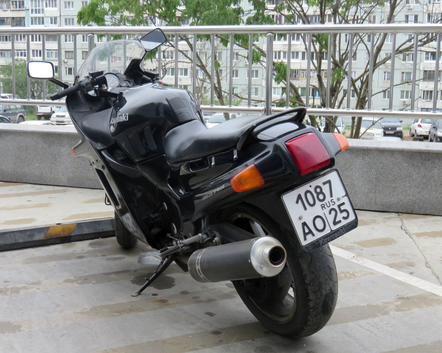 1087 ао 25, Kawasaki Ninja ZX-11 / ZZ-R1100 