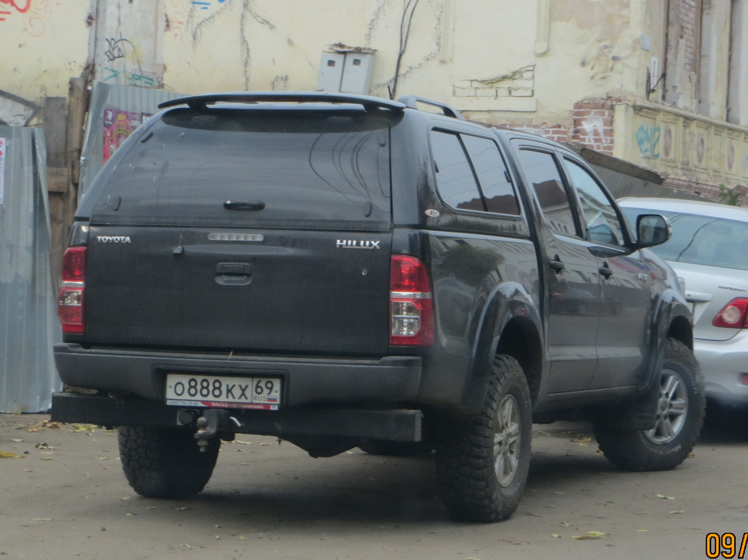 о 888 кх 69, Toyota Hilux 