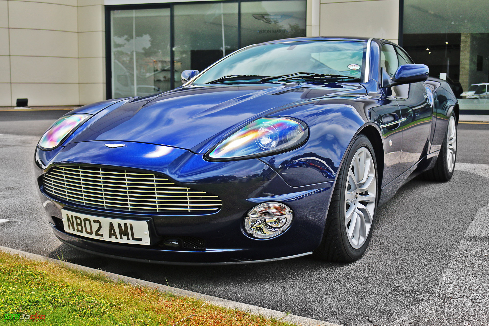 NB02AML, Aston Martin Vanquish 1st gen V12 Vanquish, 2001–2007