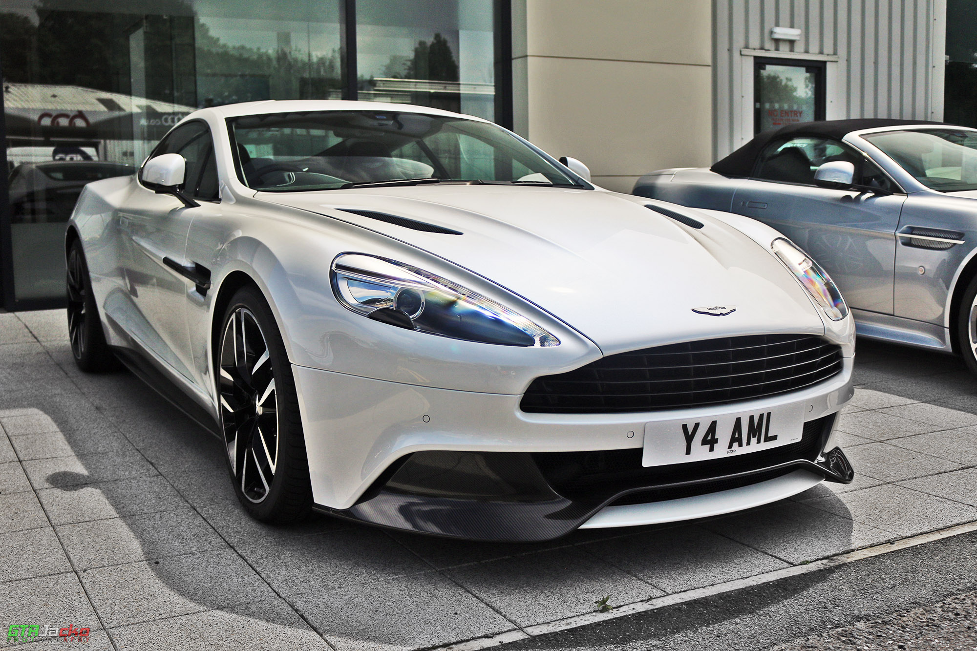 Y4AML, Aston Martin Vanquish 2nd gen, 2012–2018