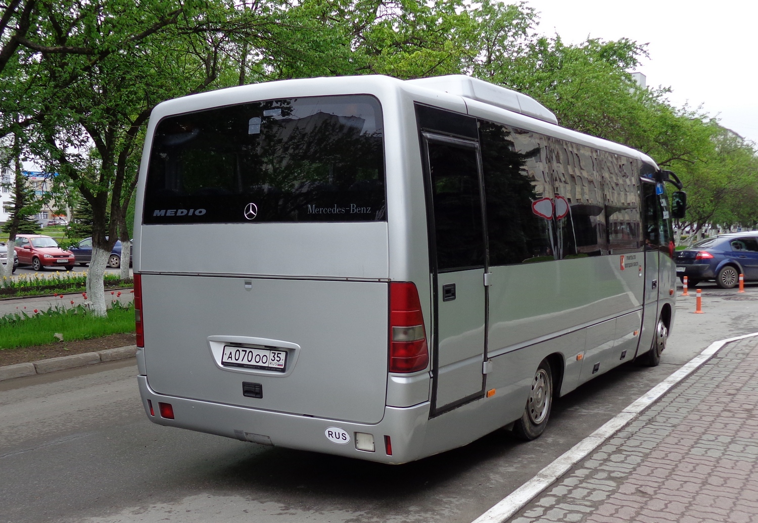 а 070 оо 35, Mercedes-Benz Medio 