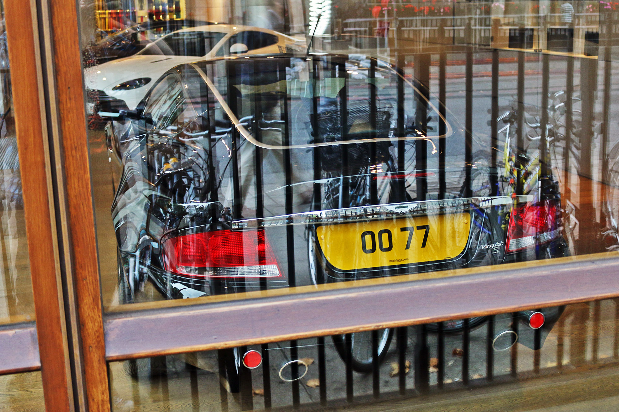 OO77, Aston Martin Vanquish 2nd gen, 2012–2018