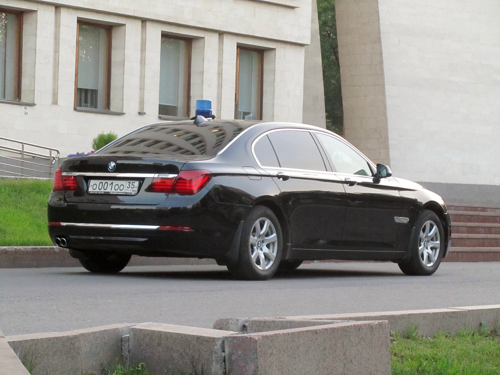 о 001 оо 35, BMW 7 Series 5th gen (F01–F04), 2008–2015