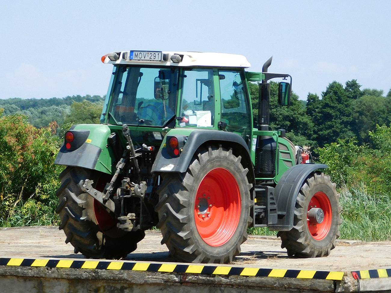MOV-291, Fendt 300-Series 