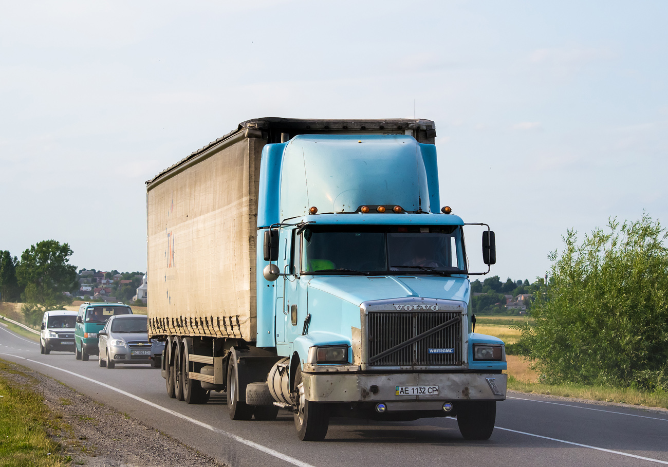 AE 1132 CP, Volvo White/GMC 