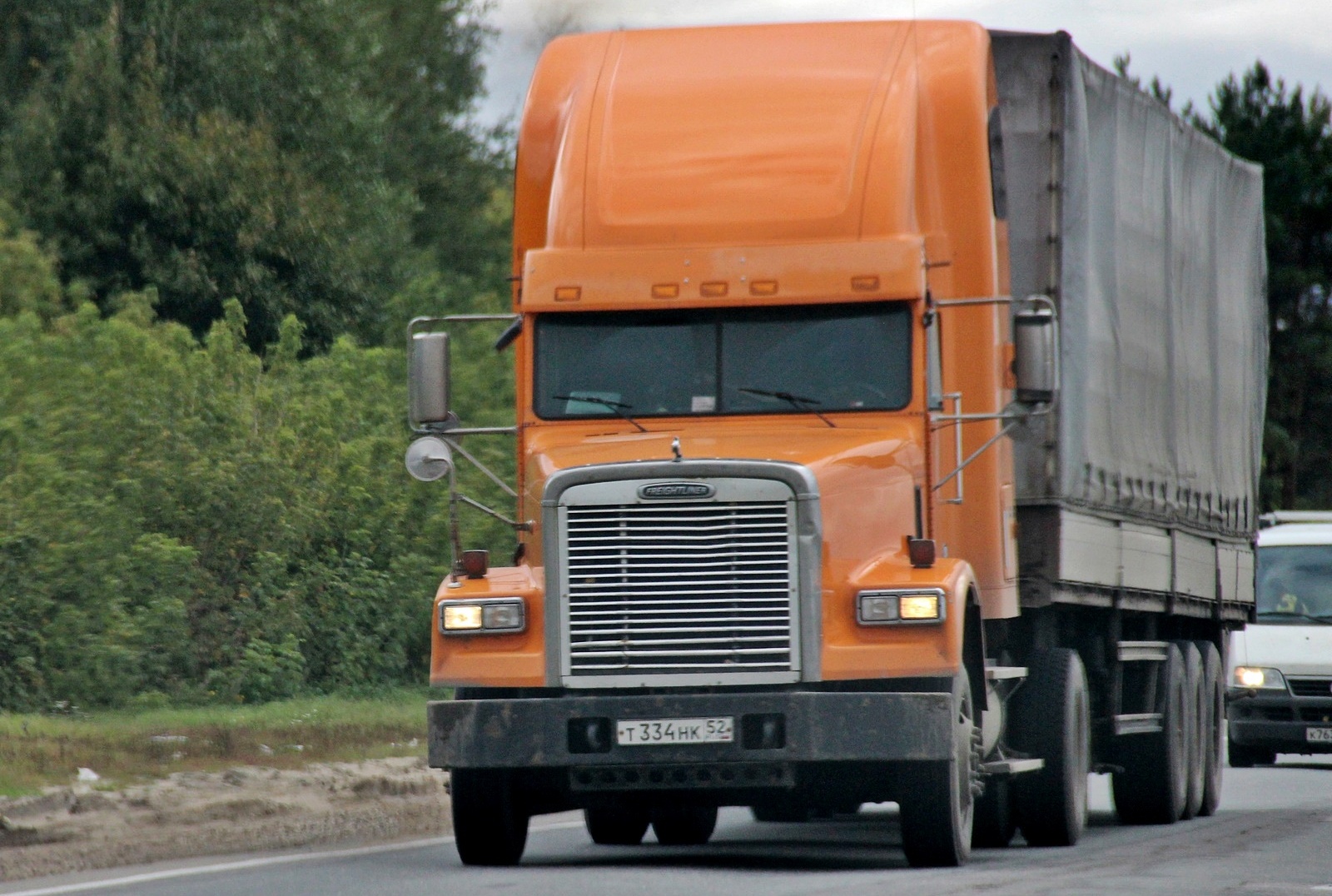 т 334 нк 52, Freightliner FLD SD, 1990–2010