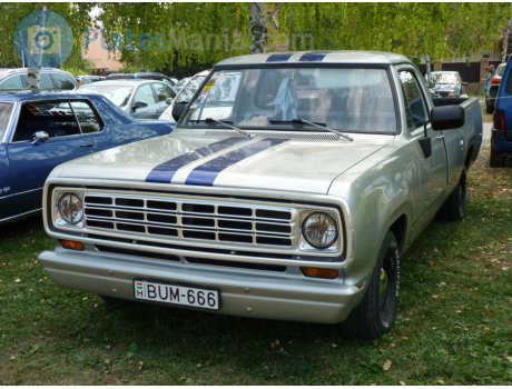 BUM-666, Dodge D-Series