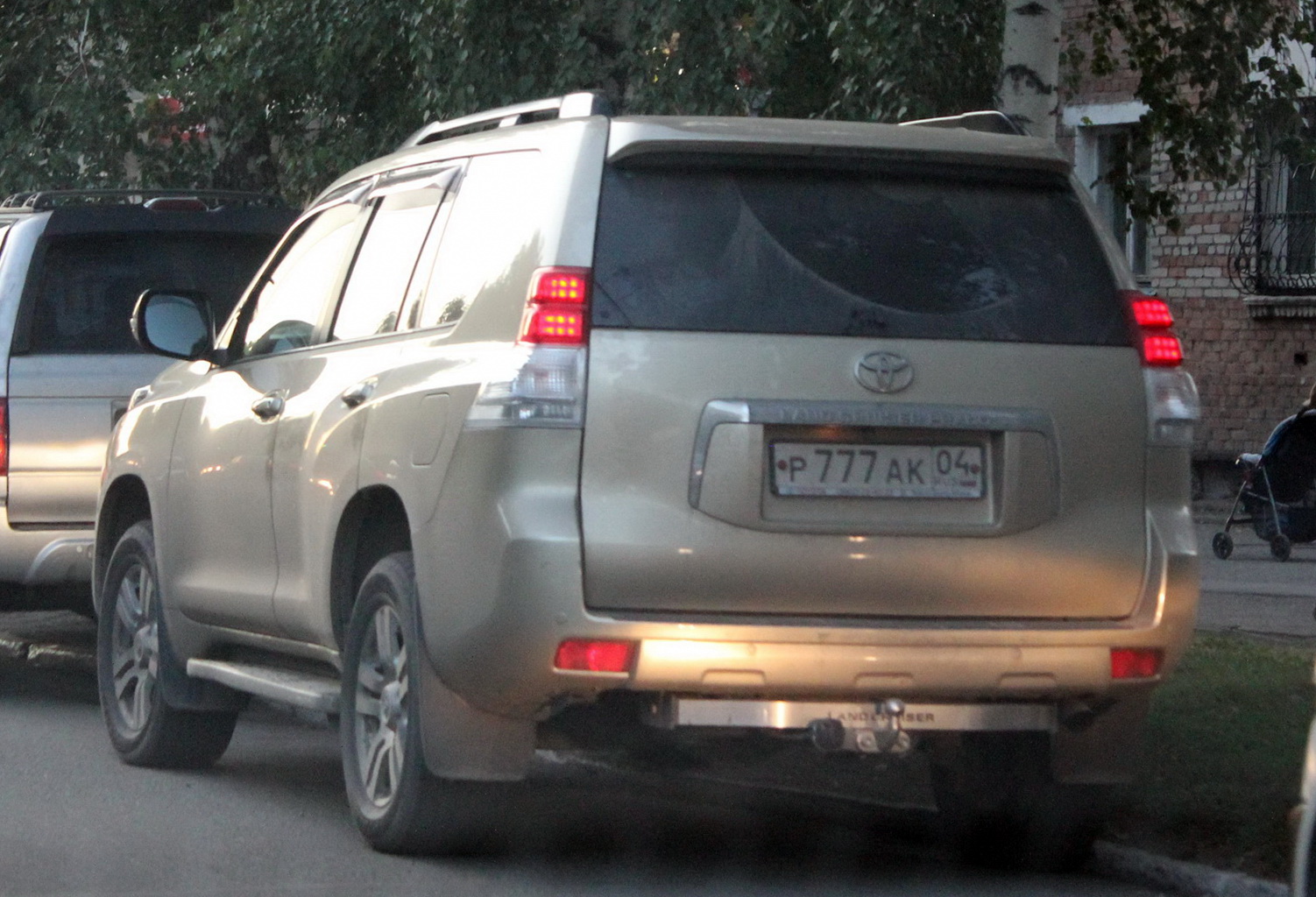 р 777 ак 04, Toyota Land Cruiser Prado 4th gen 5-door SUV (J150), 2009–2013