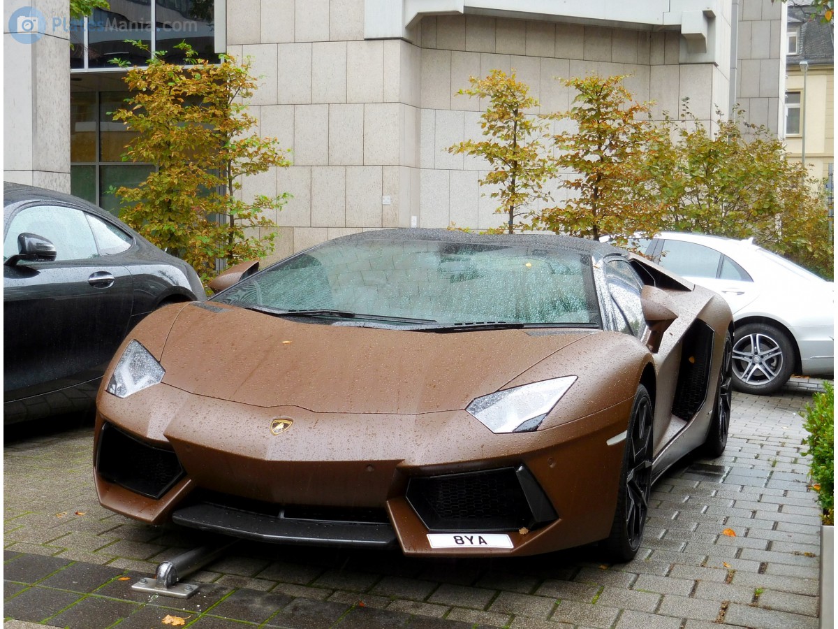 8YA, Lamborghini Aventador LP700-4, 2011–2016