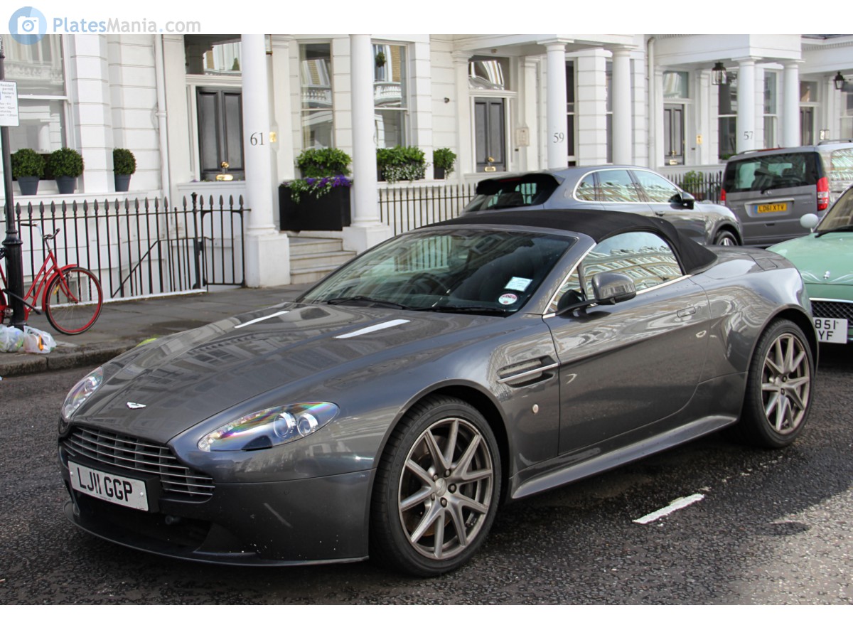 LJ11GGP, Aston Martin V8 Vantage 