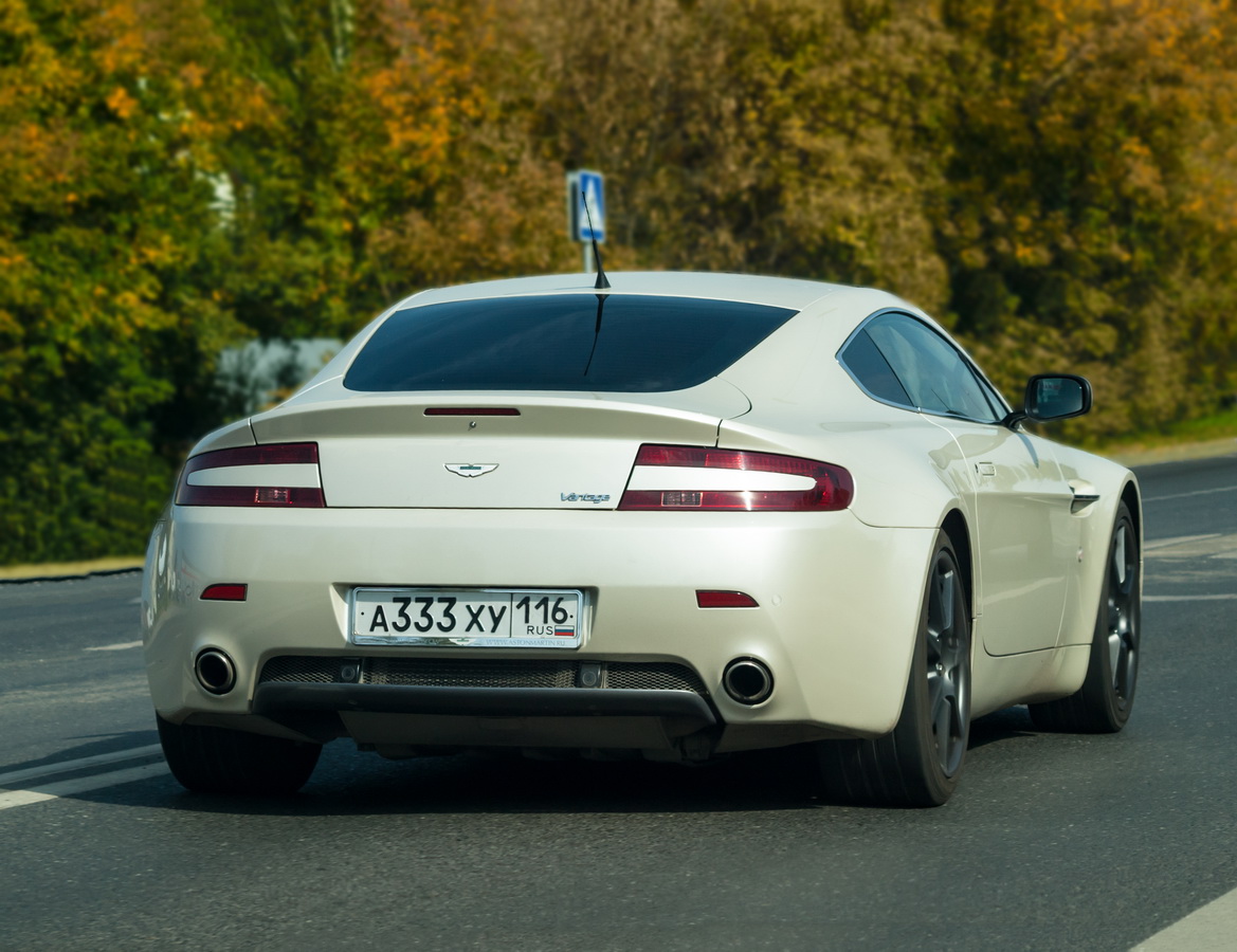 а 333 ху 116, Aston Martin V8 Vantage 
