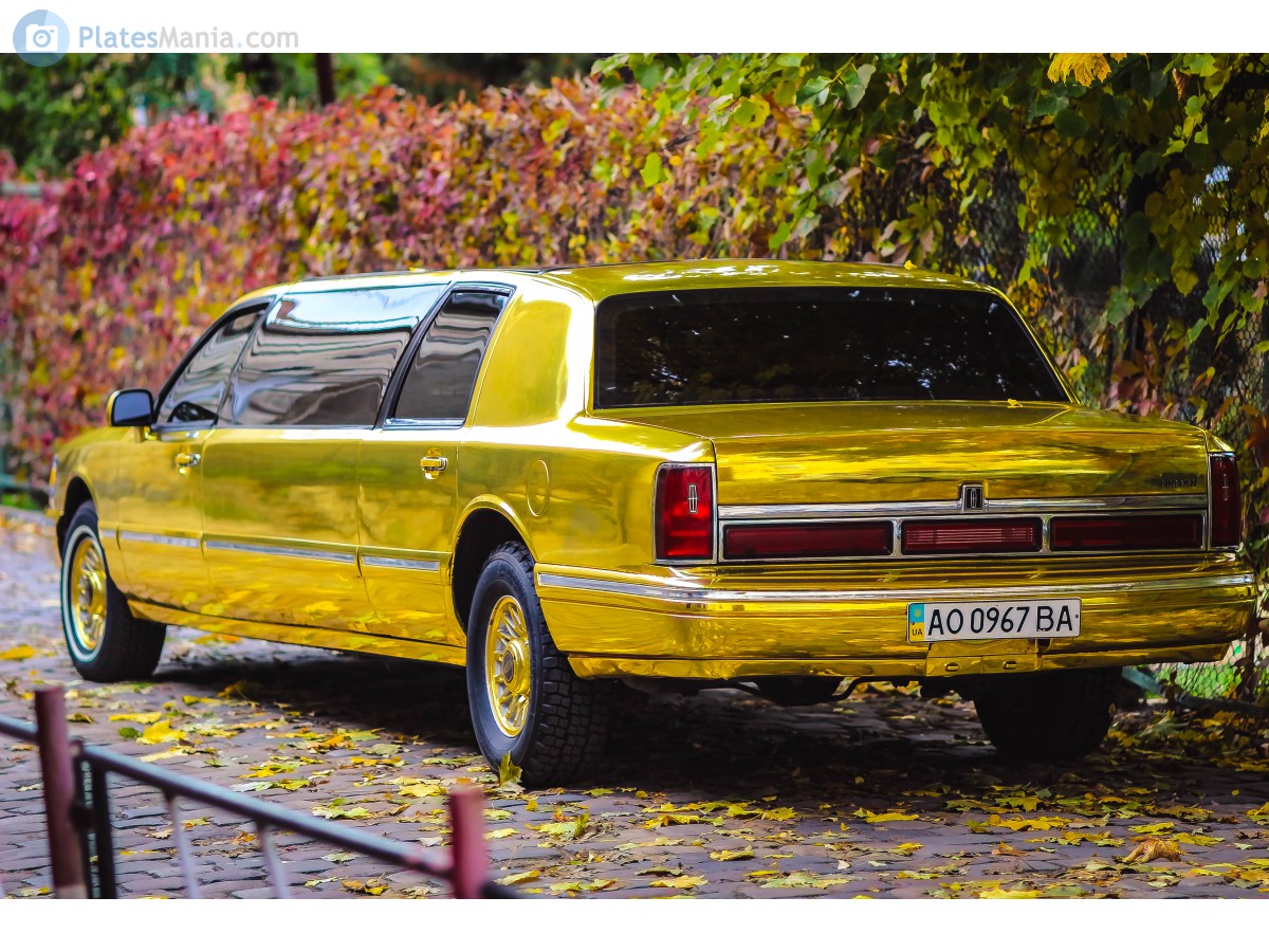 AO 0967 BA, Lincoln Town Car 2nd gen (FN36/116), 1989–1997