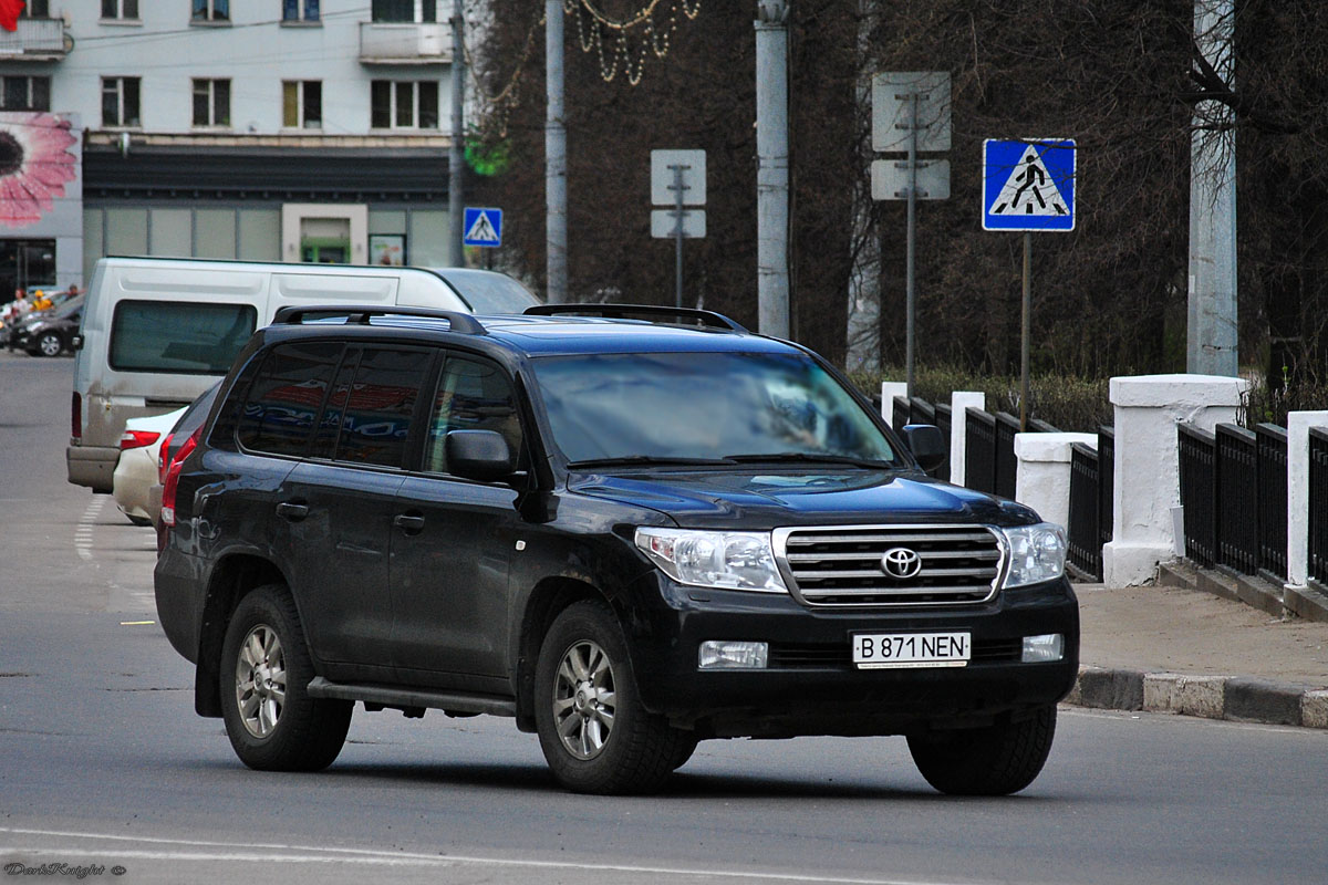 B 871 NEN, Toyota Land Cruiser 200 (J200), 2007–2011