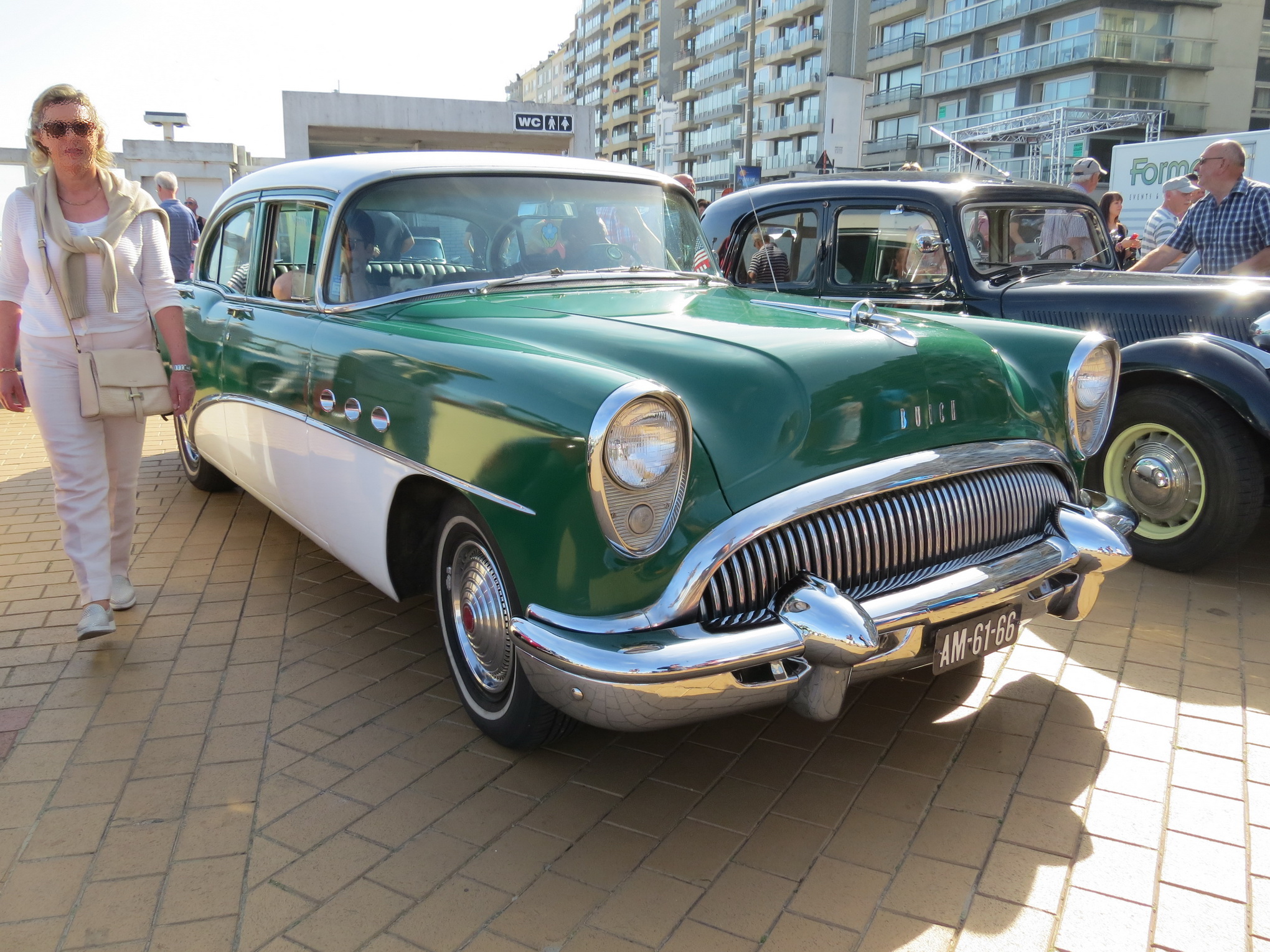 AM-61-66, Buick Century 2nd gen 4-door Sedan (61; B-body), 1953–1954