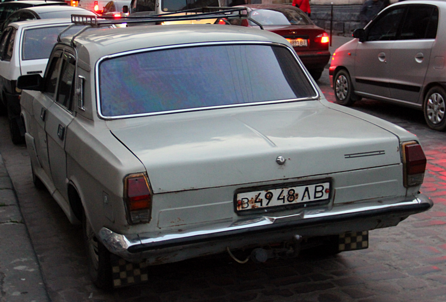 в 4948 ЛВ, GAZ 24 Волга 24-10/11/17 Sedan, facelift, 1986–1992