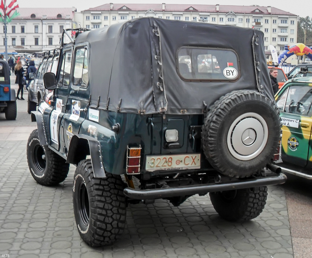 3228 CX, UAZ 469/3151 