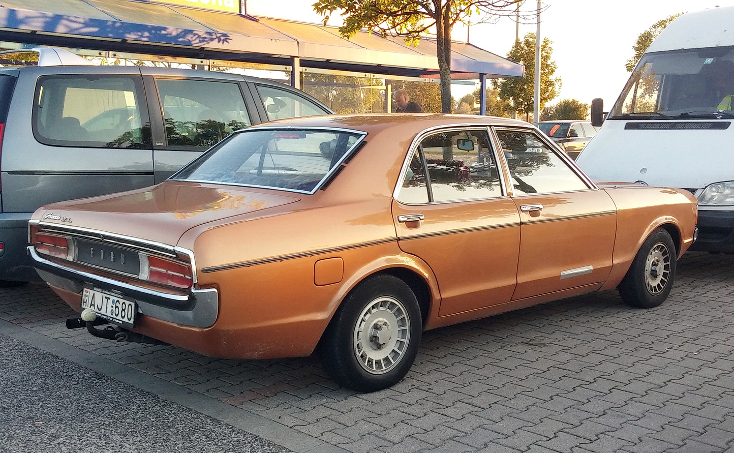 AJT-680, Ford Granada 1st gen 4-door Sedan (GGFL; EU-market), 1972–1977