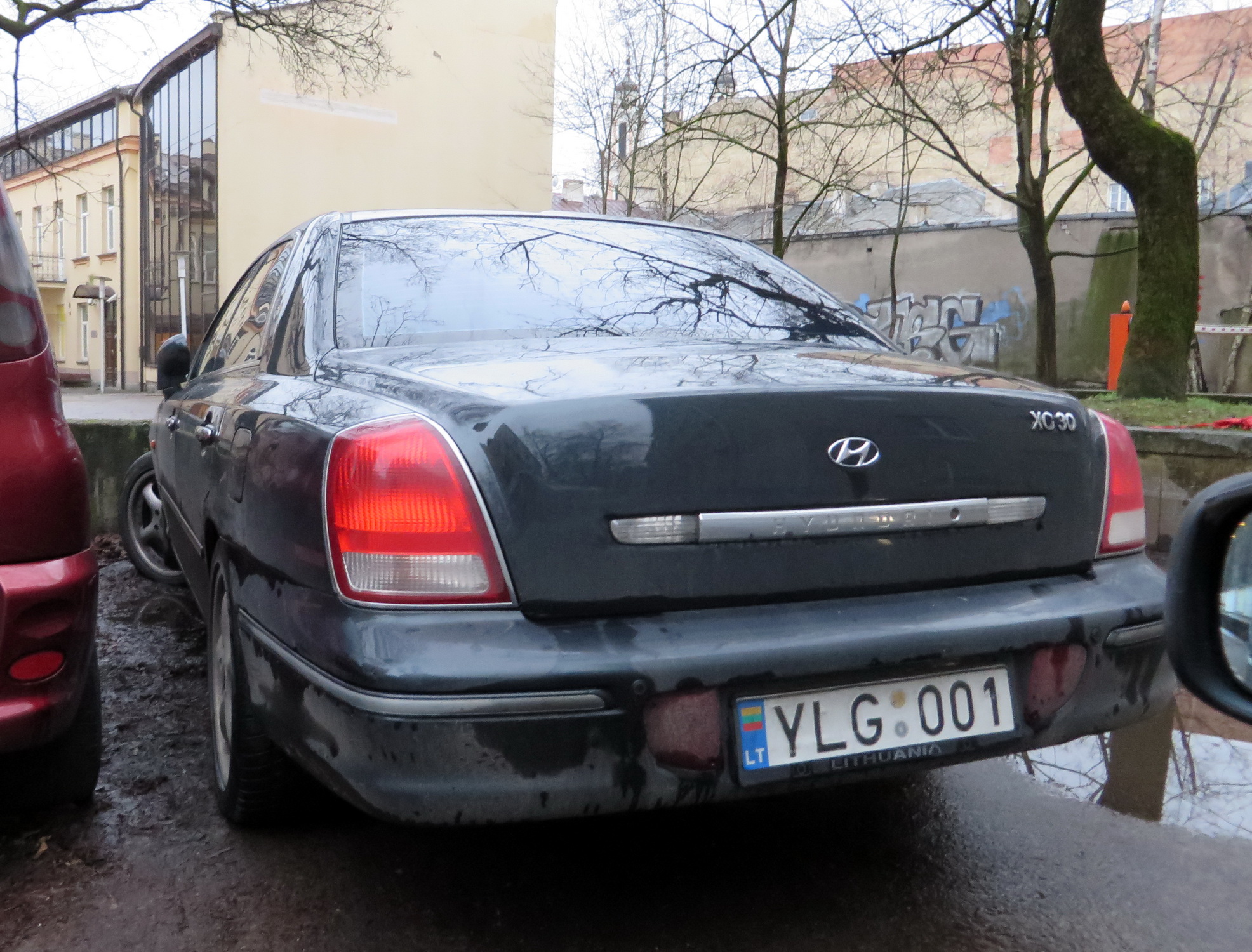 YLG 001, Hyundai XG 1st gen (XG), 1998–2003