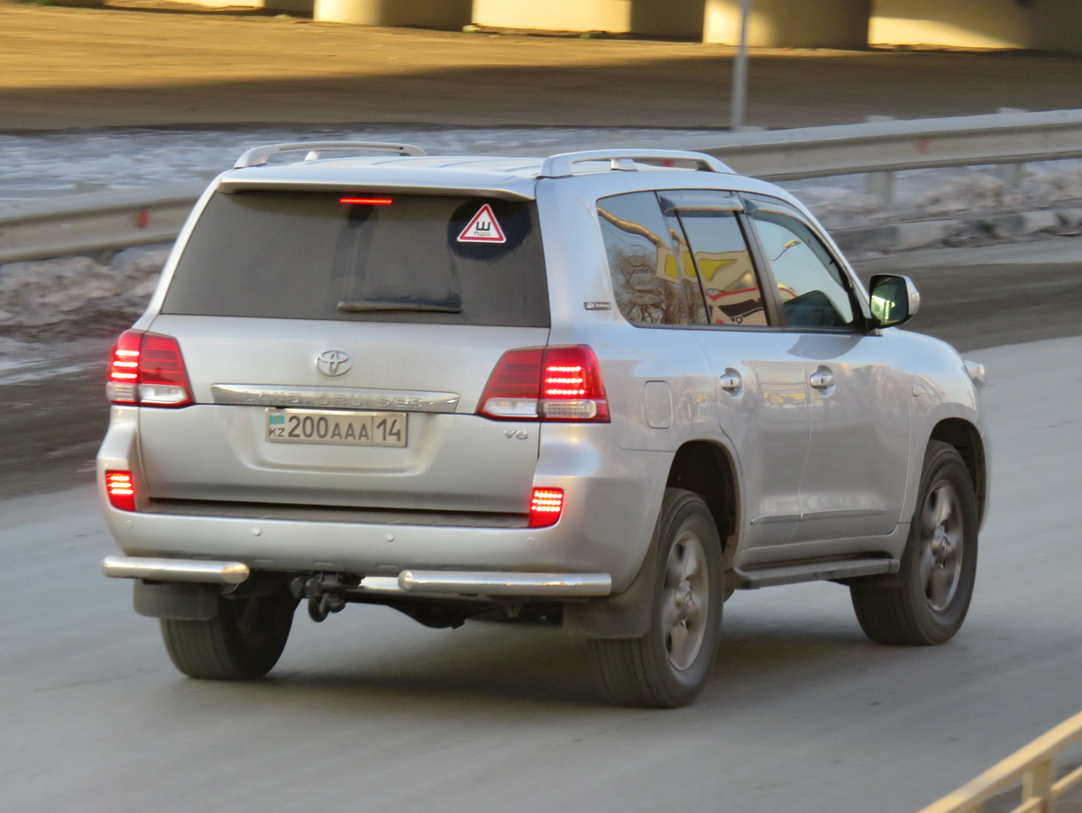 200 AAA 14, Toyota Land Cruiser 200 (J200), 2007–2011