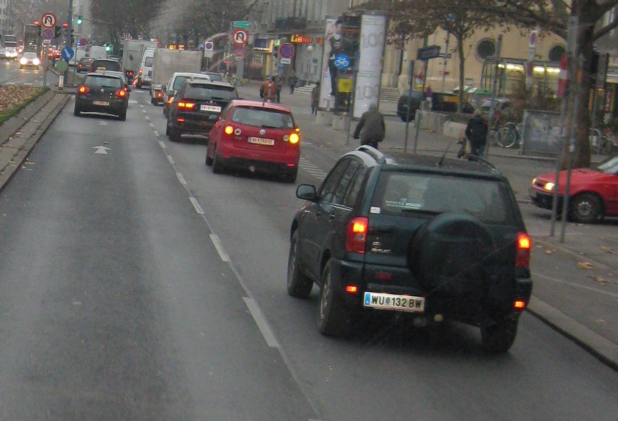 WU 132 BW, Toyota RAV4 2nd gen 5-door SUV (XA20), 2000–2005