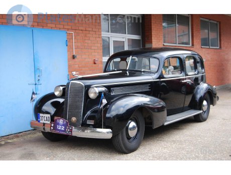 37 CAD, Cadillac V8