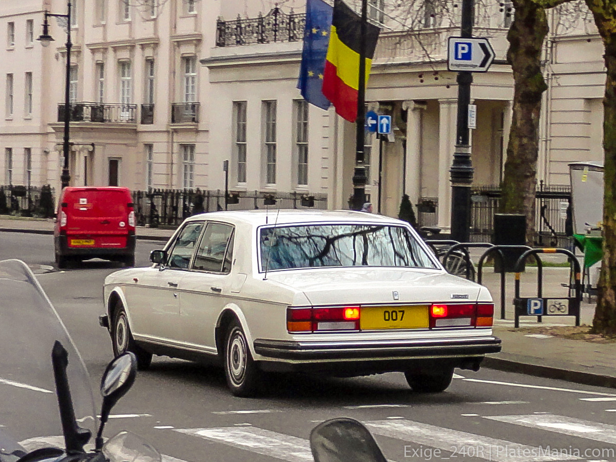 OO7, Rolls-Royce Silver Spirit 