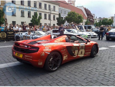 HE 11, McLaren MP4-12C