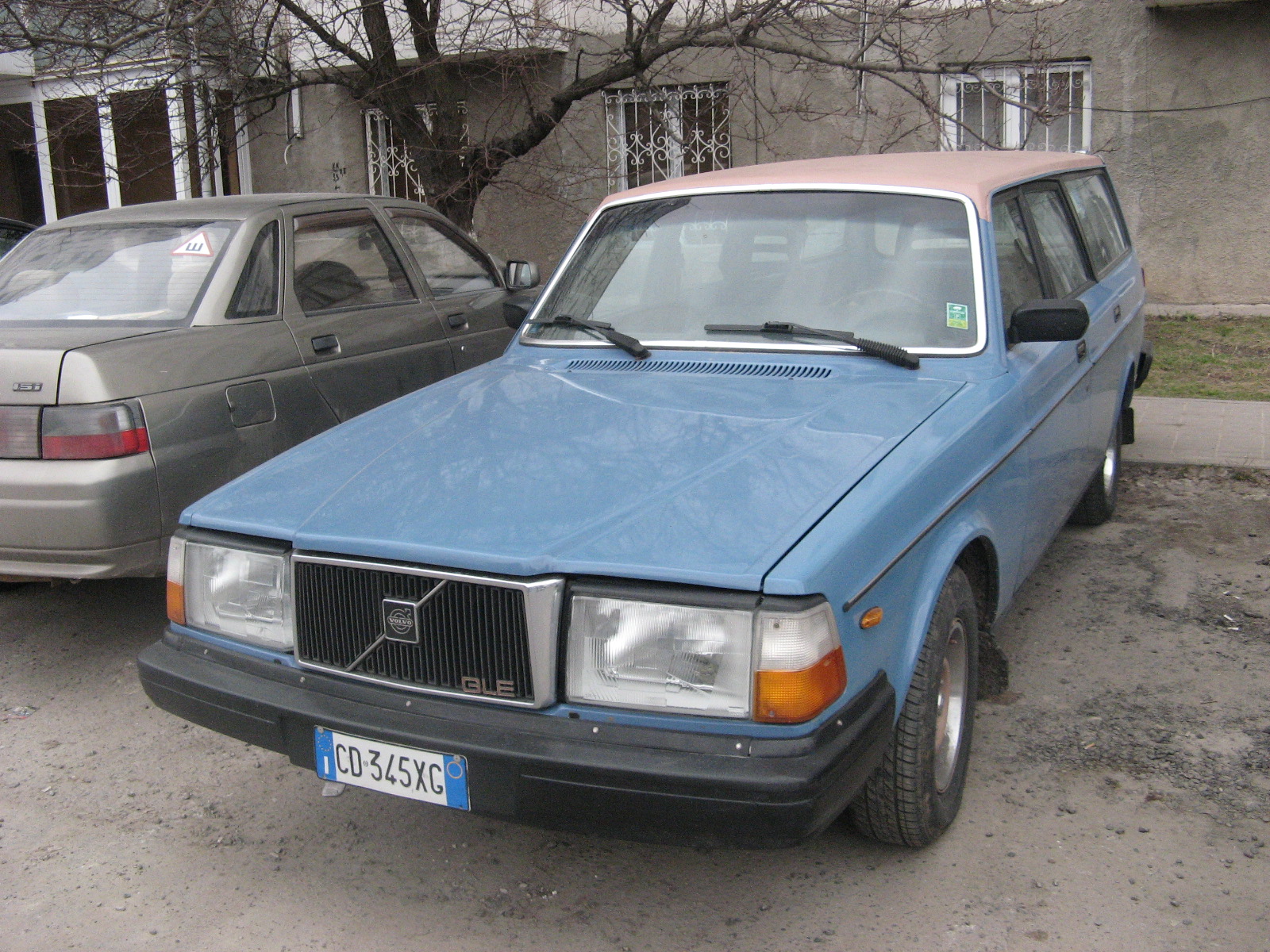 CD 345 XG, Volvo 240-Series 