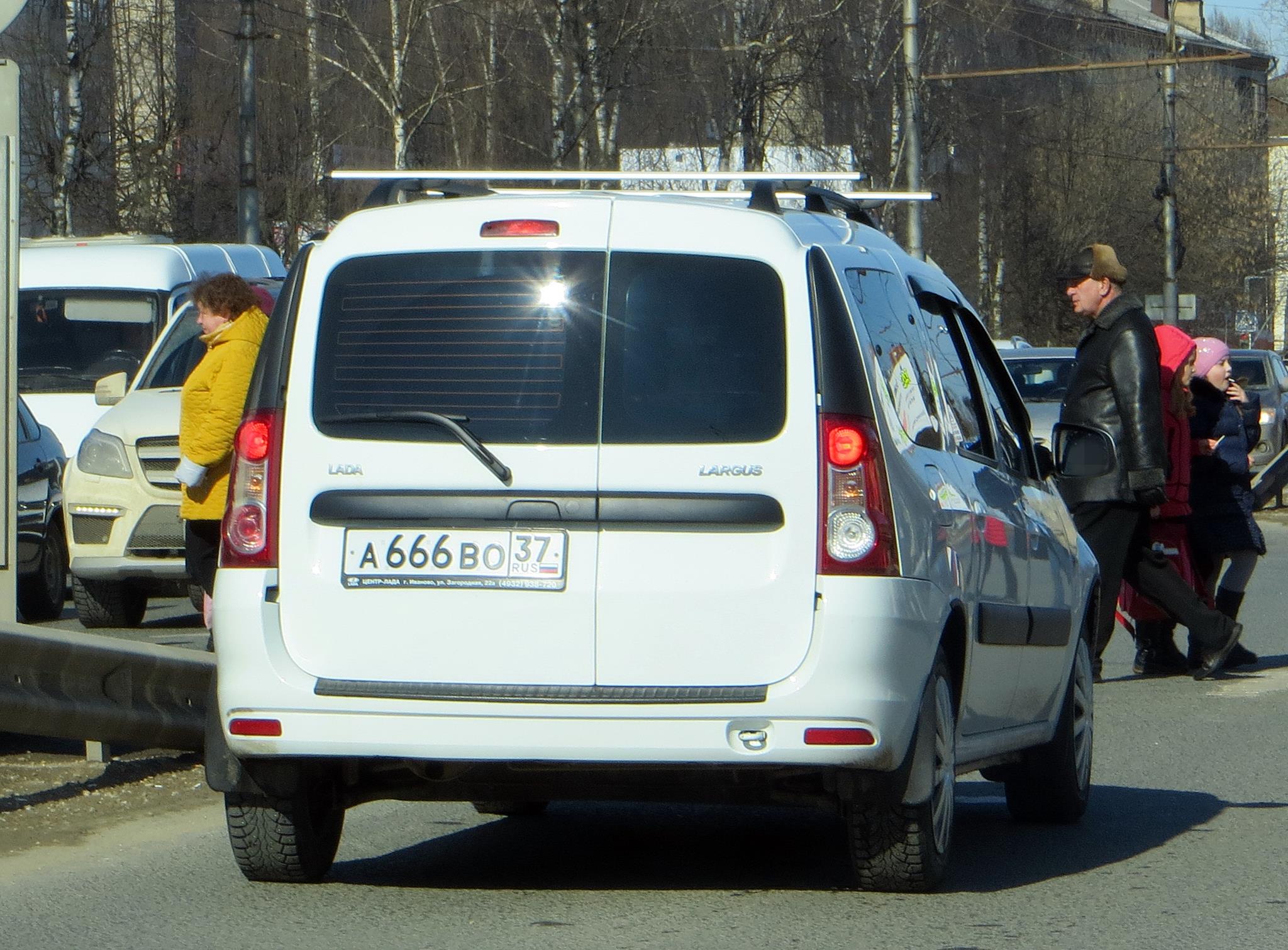 а 666 во 37, Lada (VAZ) Largus 1st gen R90 (KS0/RS0), 2012­–2020