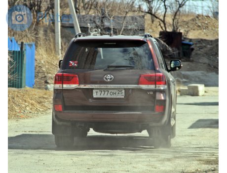 т777он25, Toyota Land Cruiser