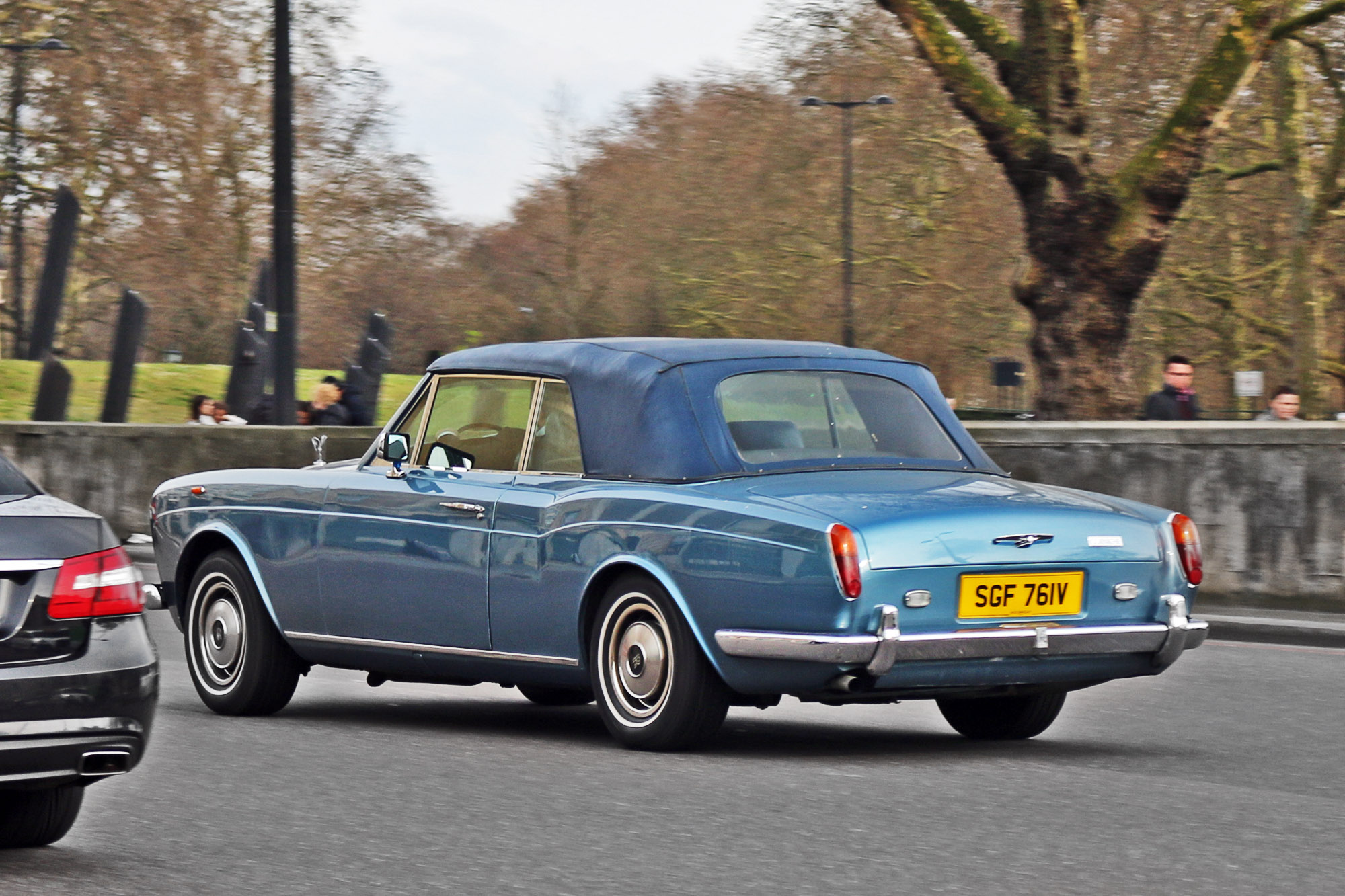 SGF761V, Rolls-Royce Corniche I–IV Convertible, 1971–1995