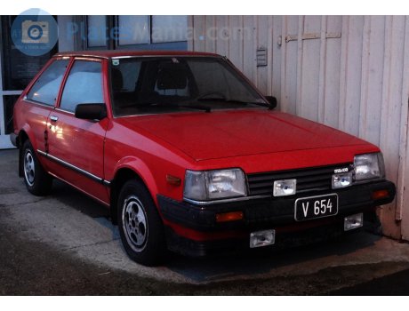V 654, Mazda 323
