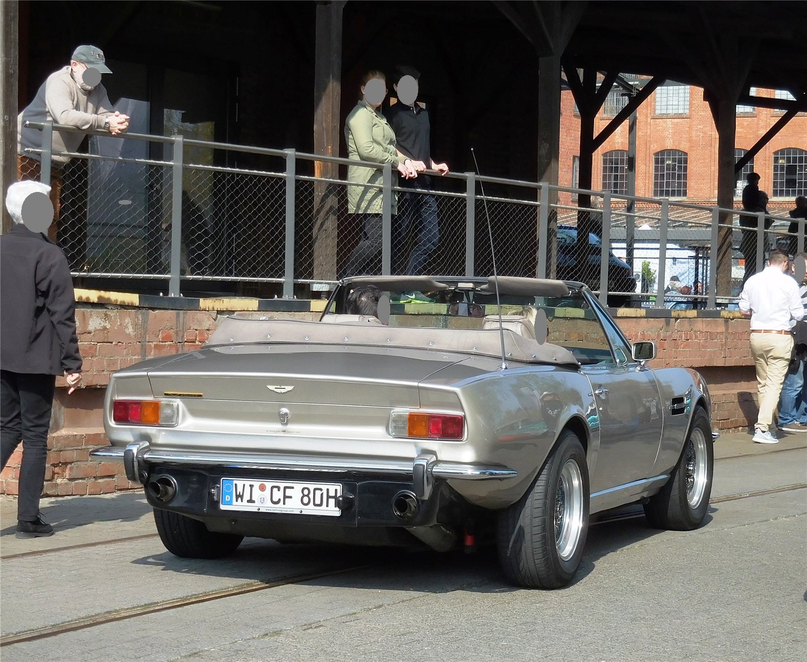 WI CF 80 H, Aston Martin V8 Volante 