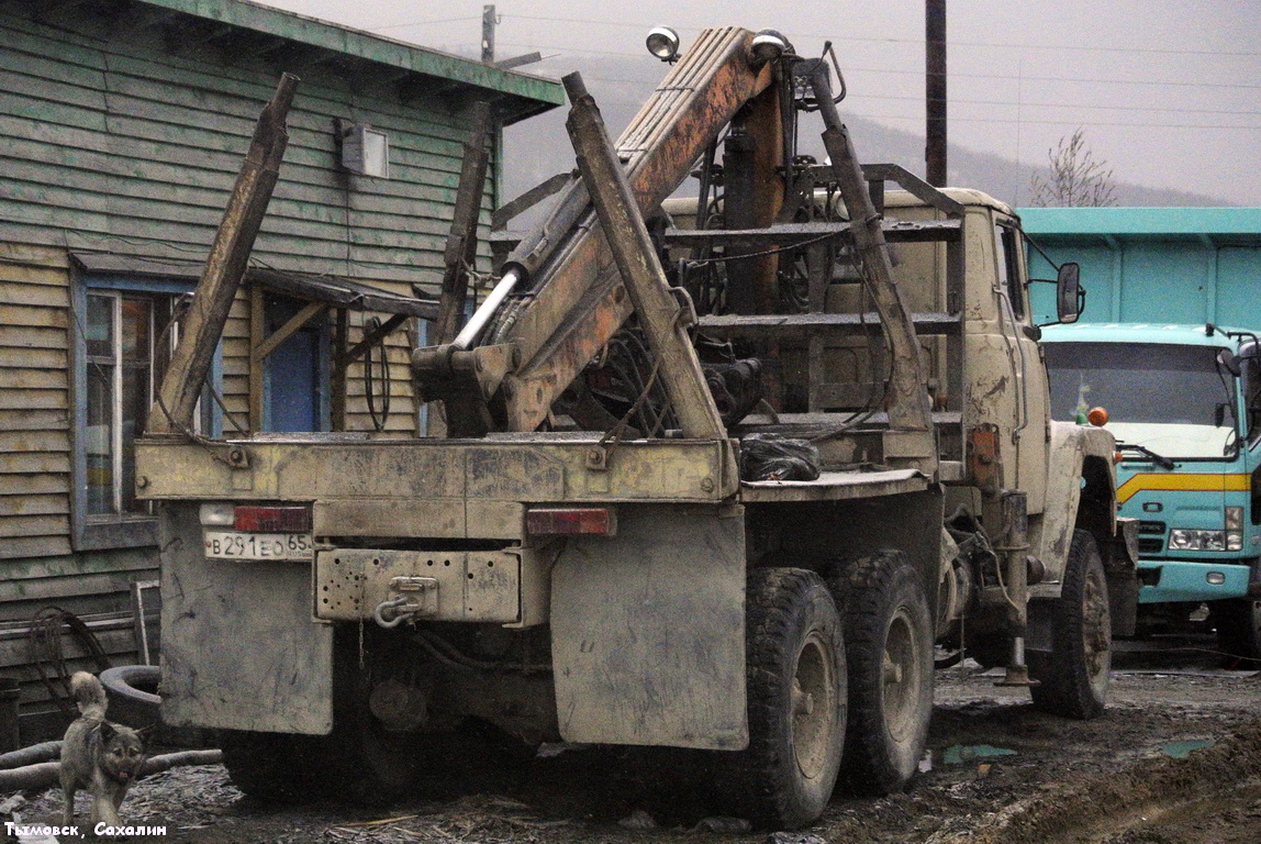 краз 6437 сахалинская область. краз 6437. краз лесовоз хлыстовоз. краз 6437 сахалинская область. краз 255 двускатная ошиновка.