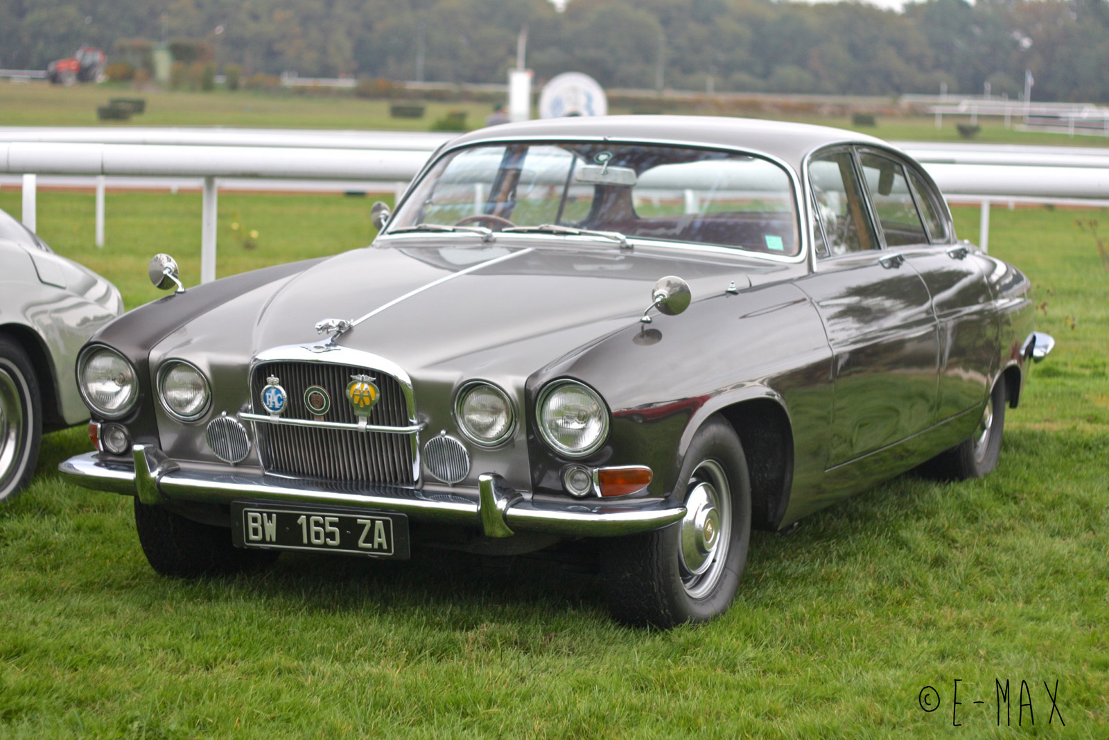 BW-165-ZA, Jaguar 420 