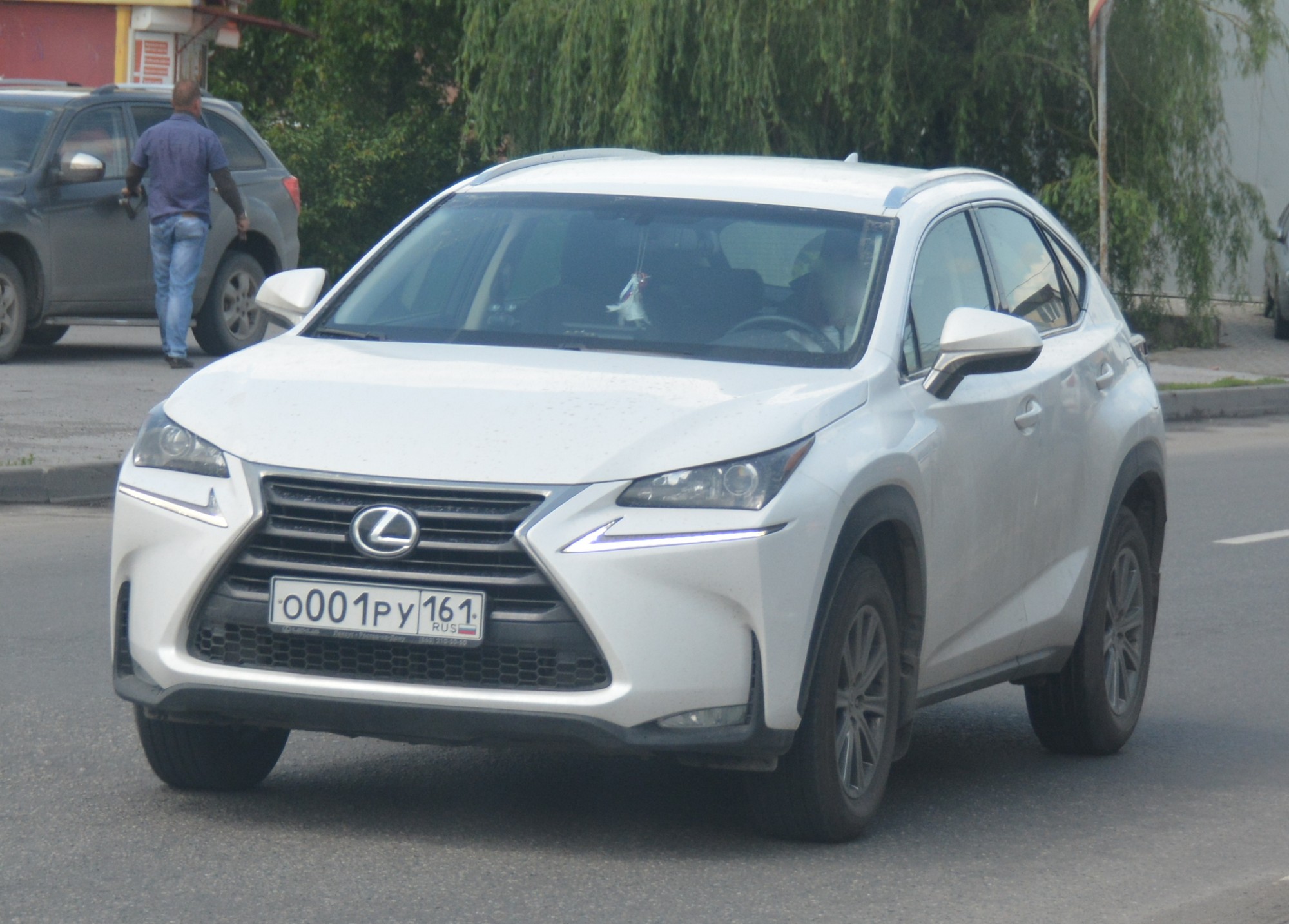 о 001 ру 161, Lexus NX 1st gen (AZ10), 2014–2017