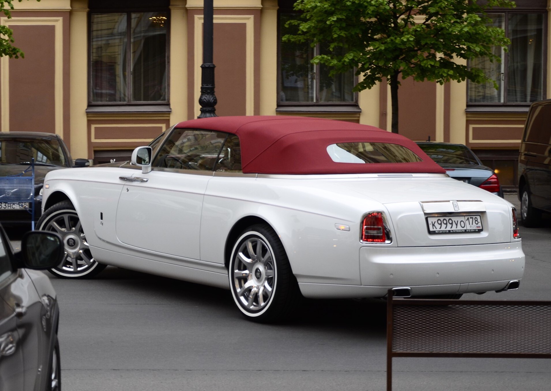 к 999 уо 178, Rolls-Royce Phantom Drophead Coupé 