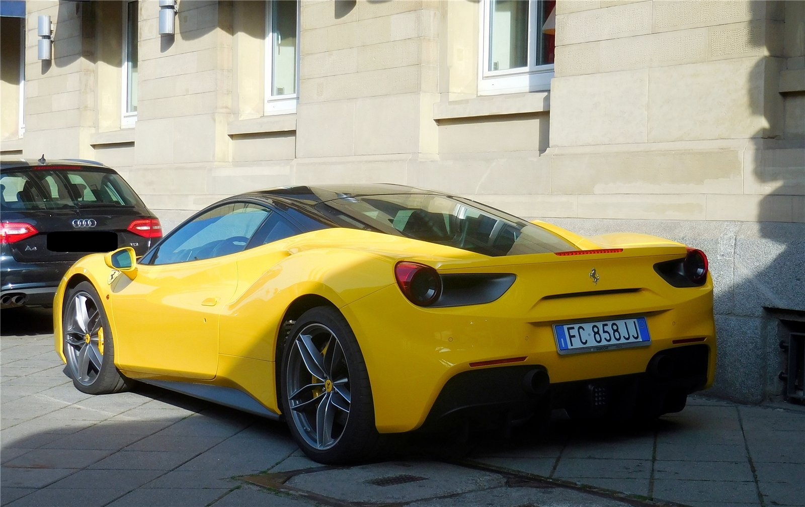 FC 858 JJ, Ferrari 488 1st gen (GTB) Berlinetta (F142M), 2015–2019