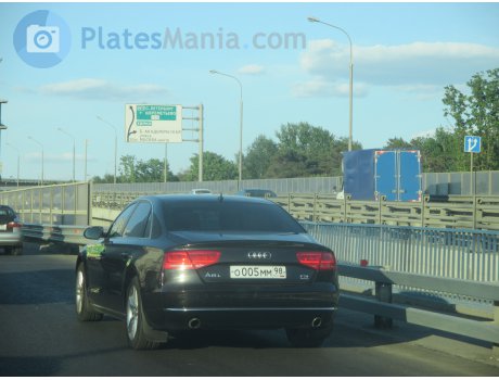 о005мм98, Audi A8