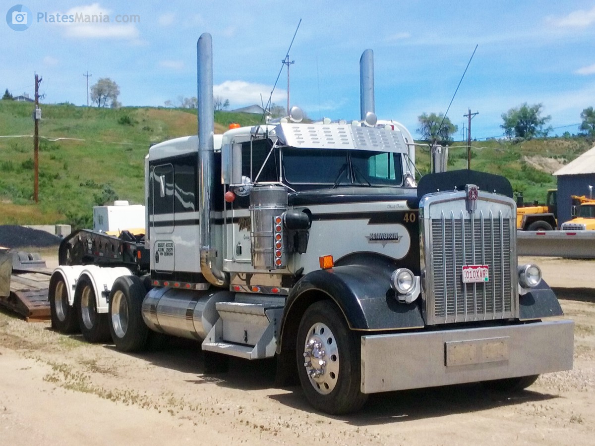 010XAR, Kenworth W900 