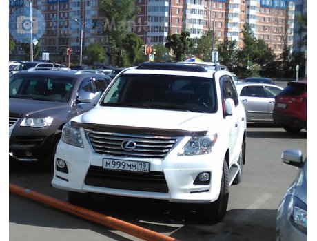 м999мм19, Lexus LX