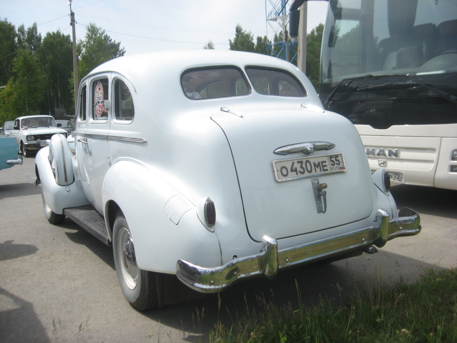 о 430 ме 55, Buick Special 1st gen 1937 4-door Sedan (41/47; B-body), 1st facelift, 1936–1937