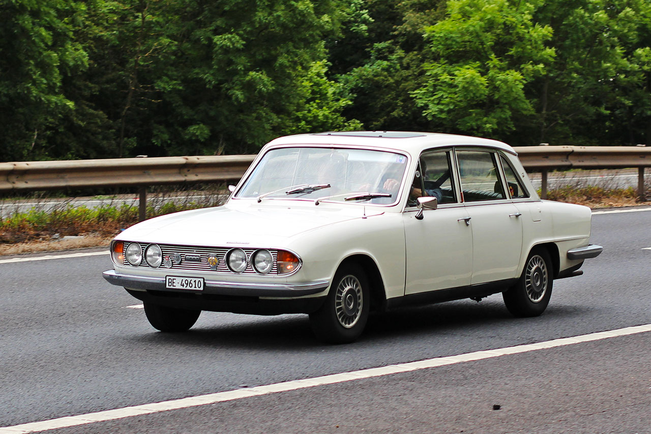 BE 49610, Triumph 2000 