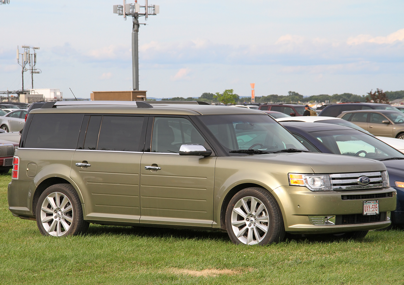 UXY-595, Ford Flex 1st gen (D471), 2008–2019