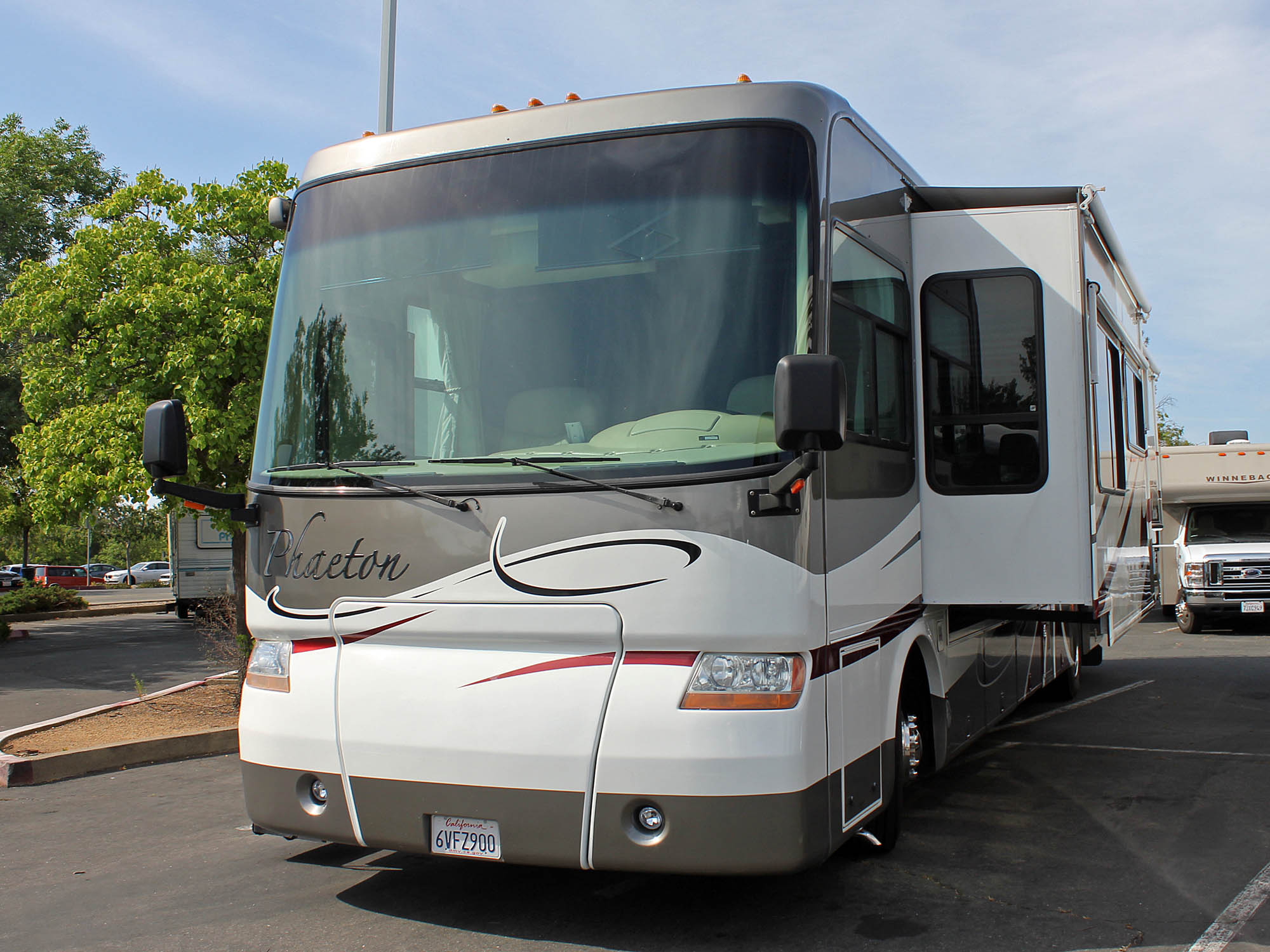 6VFZ900, Tiffin Phaeton 