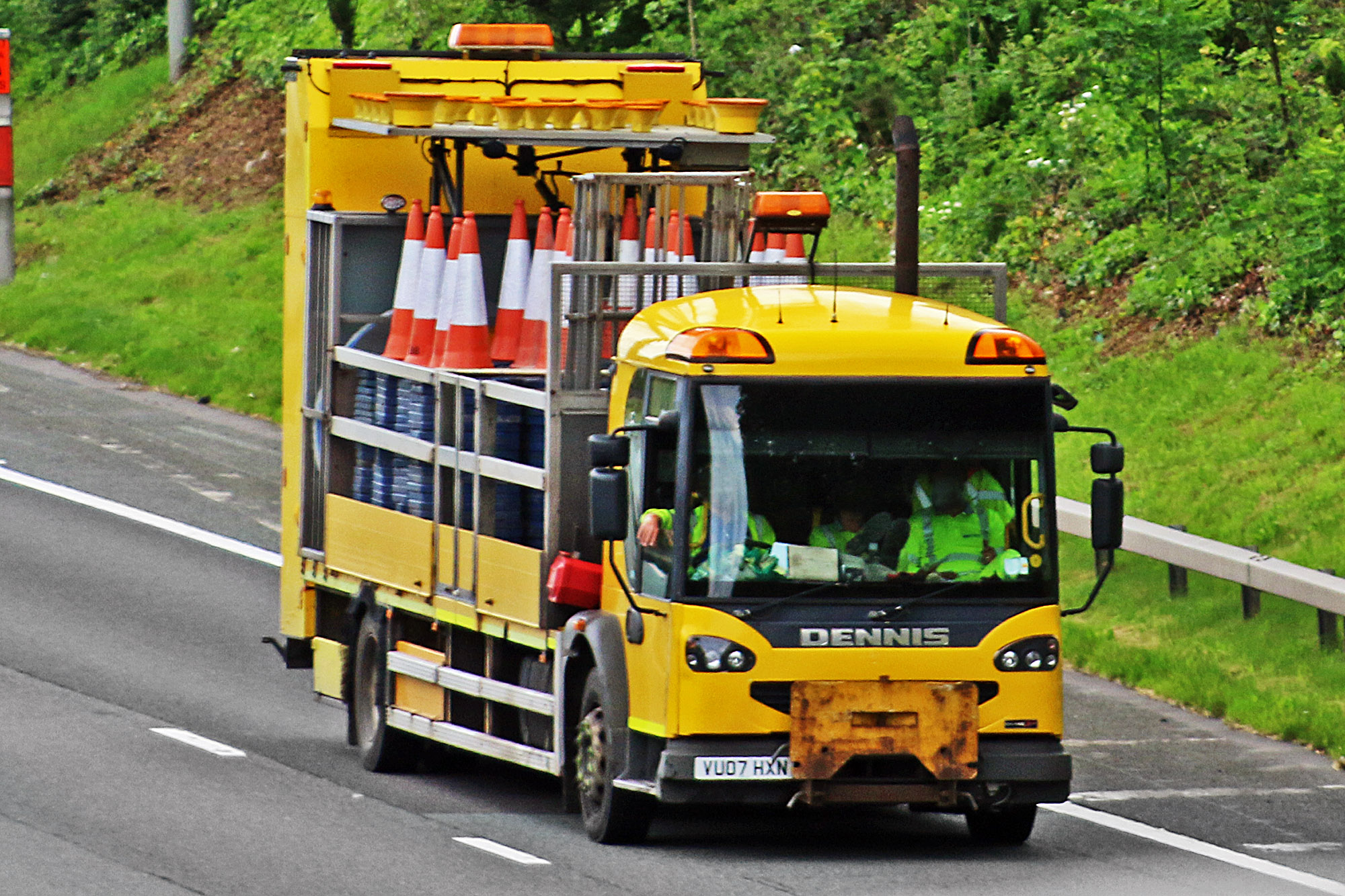 VU07HXN, Dennis Elite 