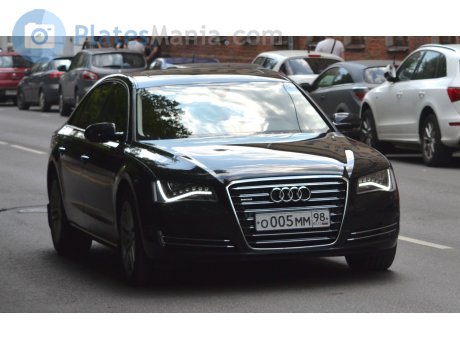 о005мм98, Audi A8