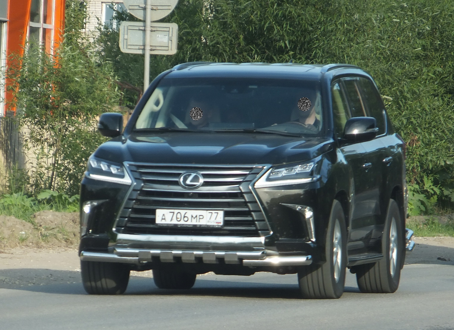 а 706 мр 77, Lexus LX 