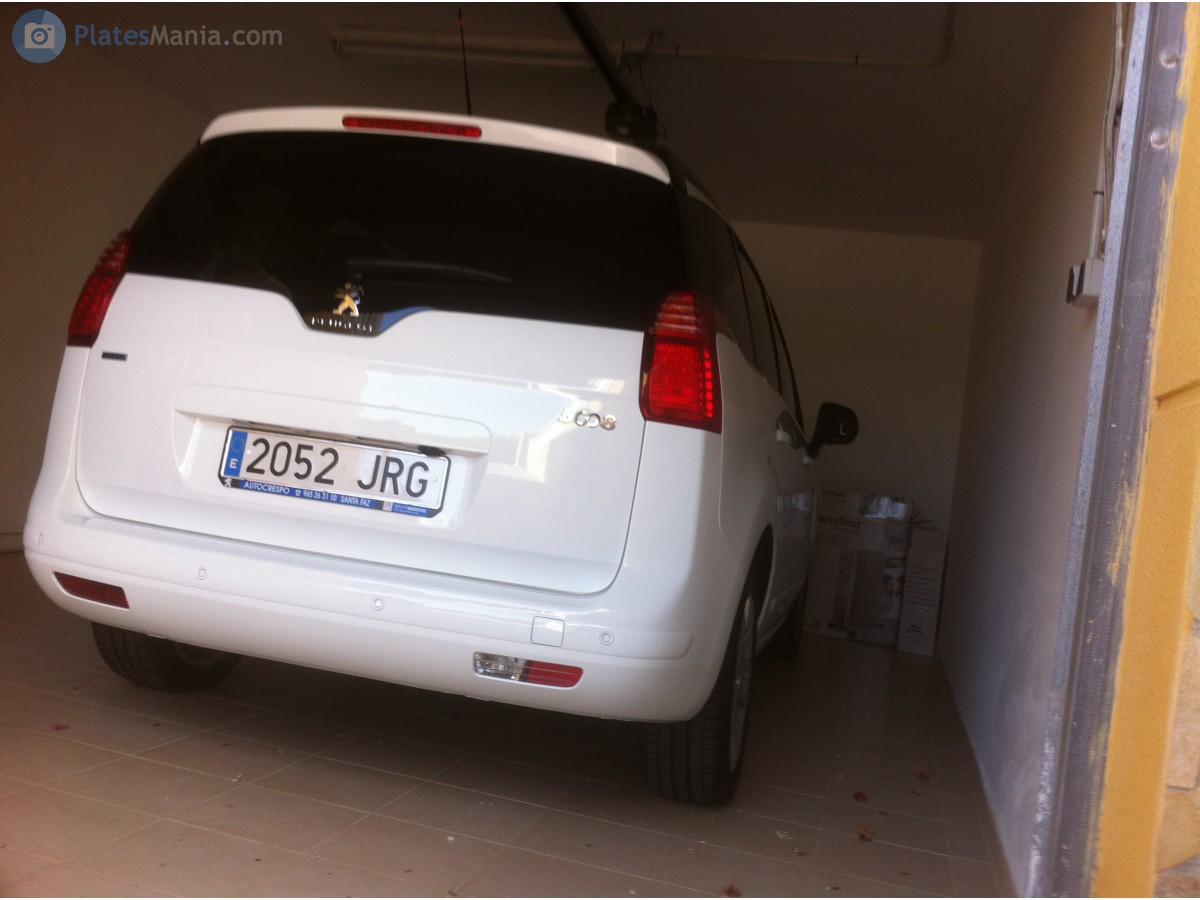 2052 JRG, Peugeot 5008 1st gen MPV (T87), facelift, 2013–2016