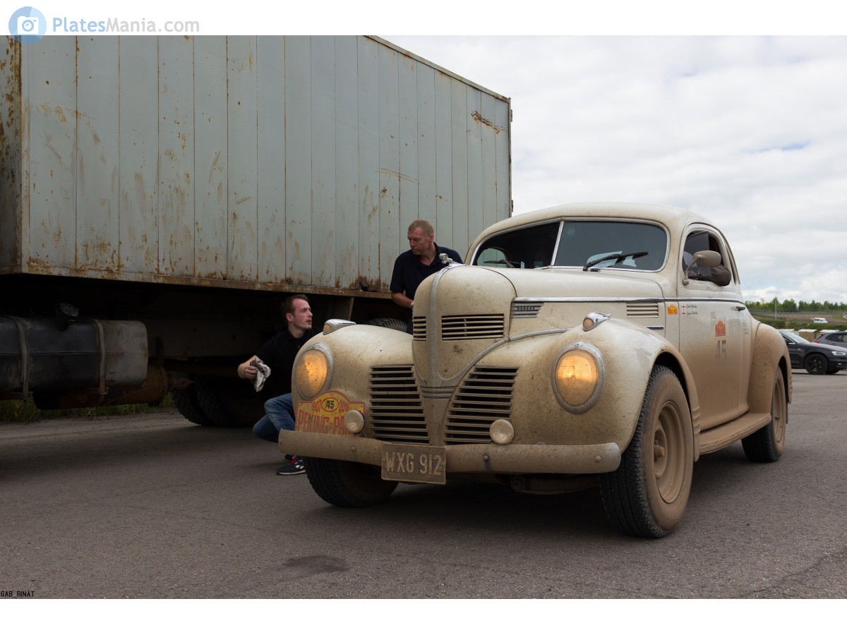 WXG912, Dodge Luxury Liner 